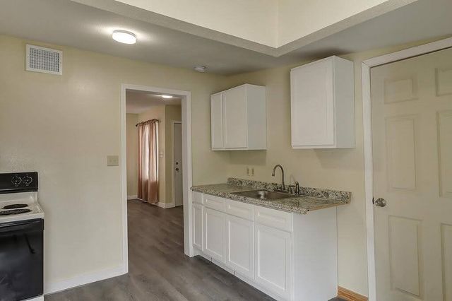 907 Laredo St, Corpus Christi, TX 78401