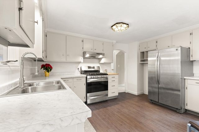 319 Pleasant St, Dunstable, MA 01827