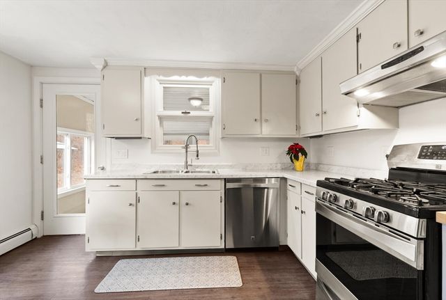 319 Pleasant St, Dunstable, MA 01827