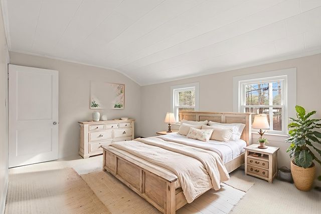 319 Pleasant St, Dunstable, MA 01827