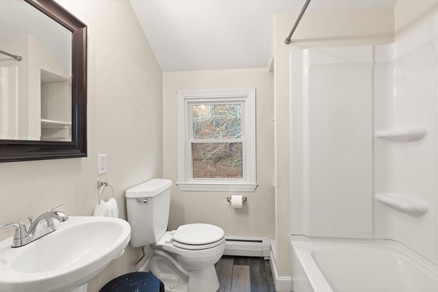 319 Pleasant St, Dunstable, MA 01827