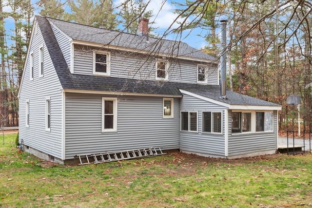 319 Pleasant St, Dunstable, MA 01827