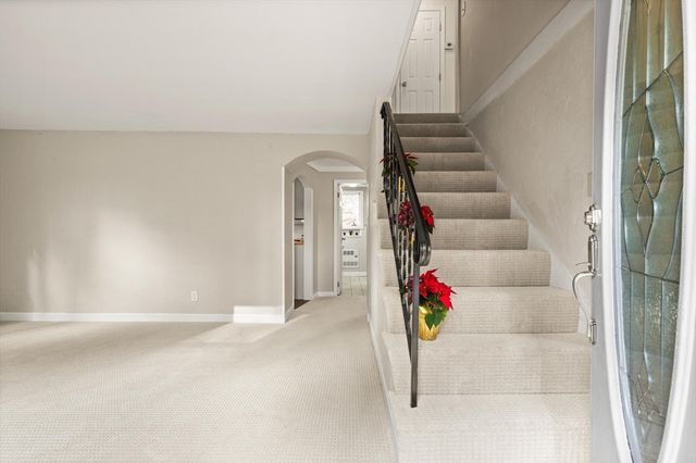 319 Pleasant St, Dunstable, MA 01827