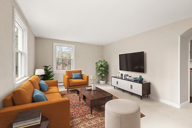 319 Pleasant St, Dunstable, MA 01827