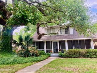 1003 Grant Avenue, Pascagoula, MS 39567