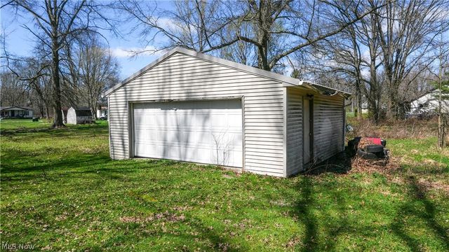 5556 Shaffer Road NW, Warren, OH 44481