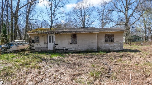5556 Shaffer Road NW, Warren, OH 44481
