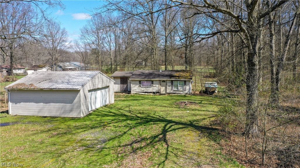 5556 Shaffer Road NW, Warren, OH 44481