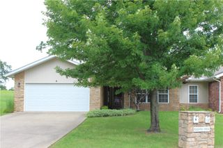 9 Peachtree Circle, Holiday Island, AR 72631