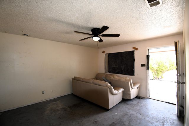 1820 Tovar Place SW, Albuquerque, NM 87121