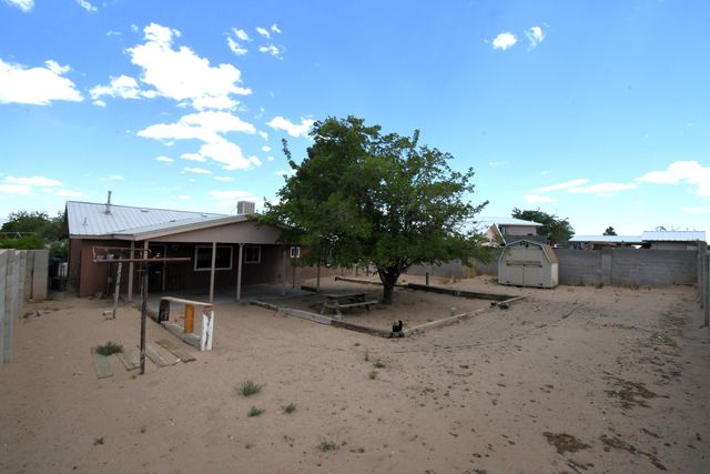 1820 Tovar Place SW, Albuquerque, NM 87121