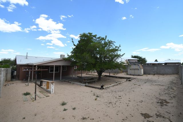 1820 Tovar Place SW, Albuquerque, NM 87121