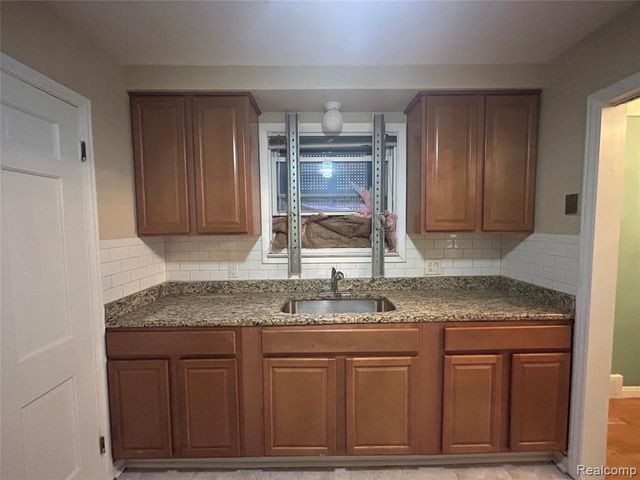 8060 House Street, Detroit, MI 48234