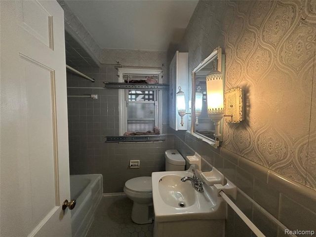 8060 House Street, Detroit, MI 48234