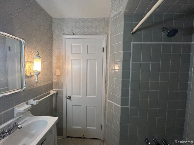 8060 House Street, Detroit, MI 48234