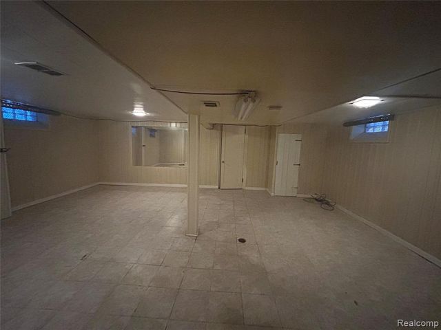 8060 House Street, Detroit, MI 48234