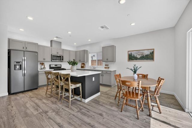 3159 Declaration Ave, Lincoln, CA 95648