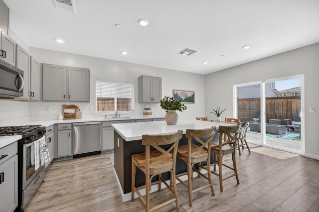 3159 Declaration Ave, Lincoln, CA 95648