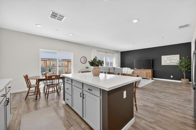 3159 Declaration Ave, Lincoln, CA 95648