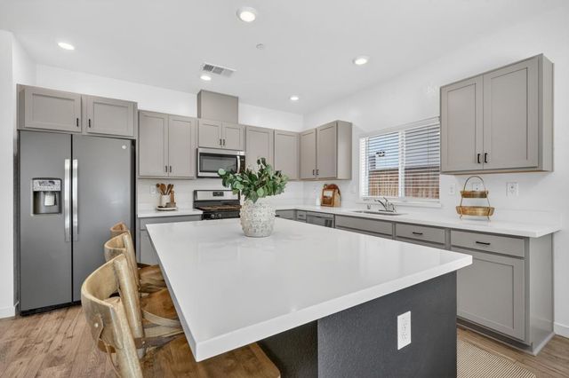 3159 Declaration Ave, Lincoln, CA 95648
