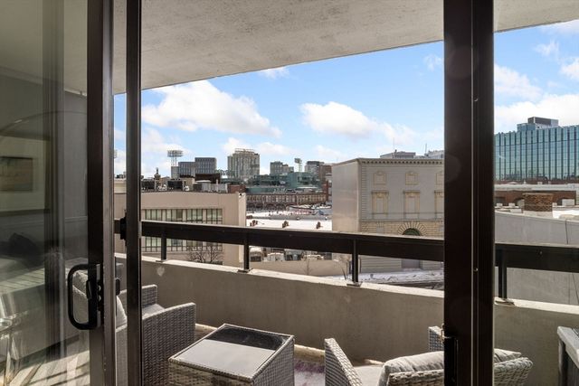 566 Commonwealth 608, Boston, MA 02215