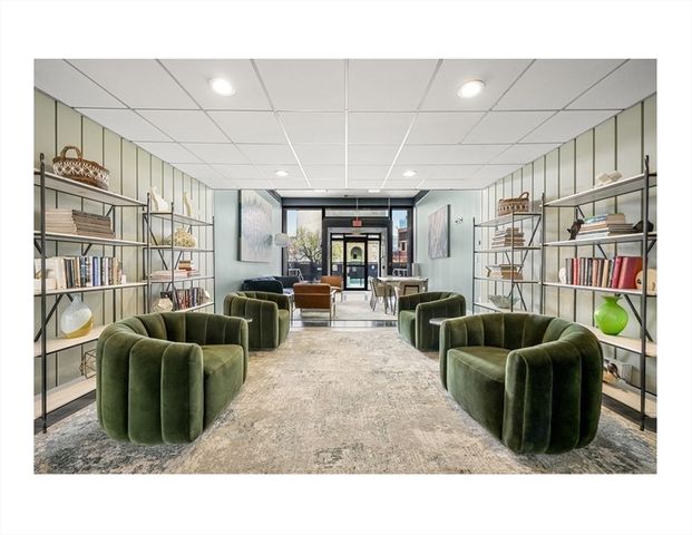 566 Commonwealth 608, Boston, MA 02215