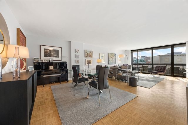 566 Commonwealth 608, Boston, MA 02215