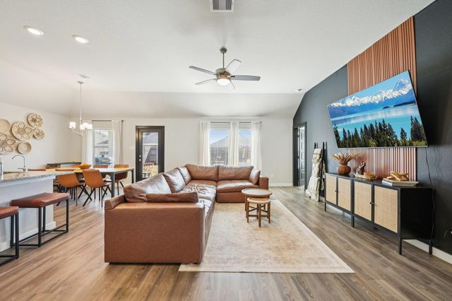 1217 Filly Creek Drive, Alvin, TX 77511