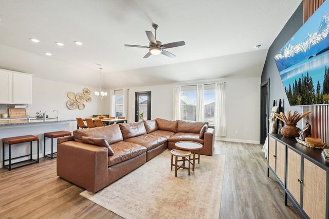 1217 Filly Creek Drive, Alvin, TX 77511