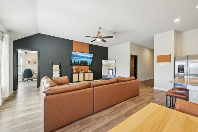 1217 Filly Creek Drive, Alvin, TX 77511