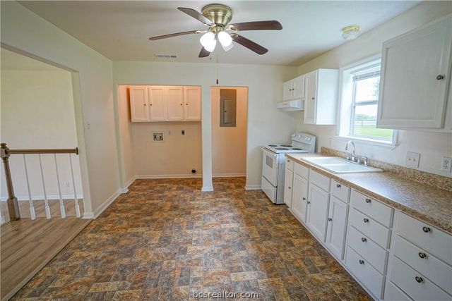 15989 State Highway 30, Richards, TX 77873