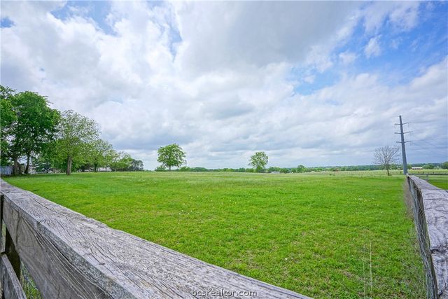 15989 State Highway 30, Richards, TX 77873