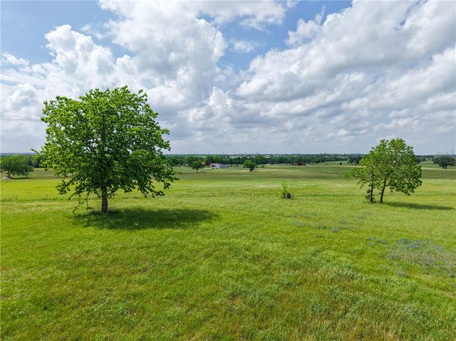 15989 State Highway 30, Richards, TX 77873