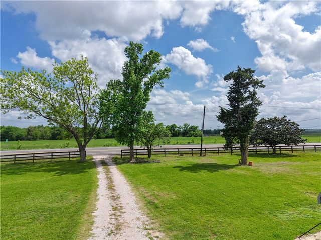 15989 State Highway 30, Richards, TX 77873