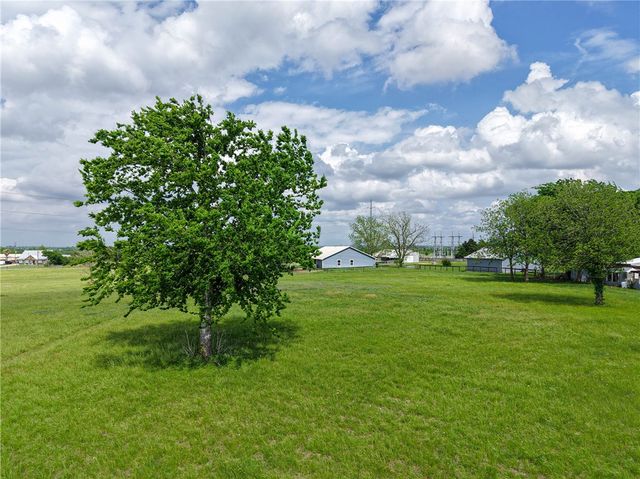 15989 State Highway 30, Richards, TX 77873