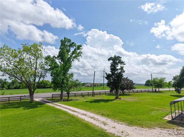 15989 State Highway 30, Richards, TX 77873