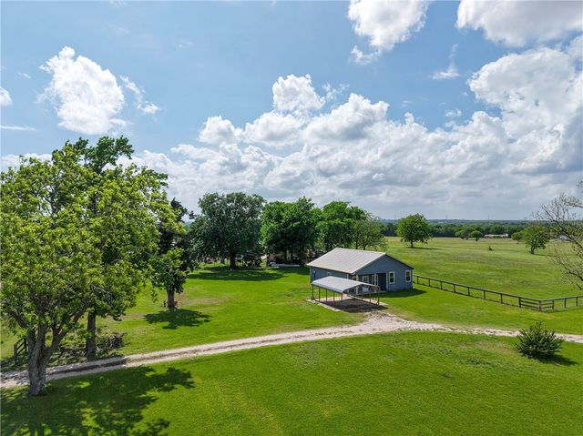 15989 State Highway 30, Richards, TX 77873