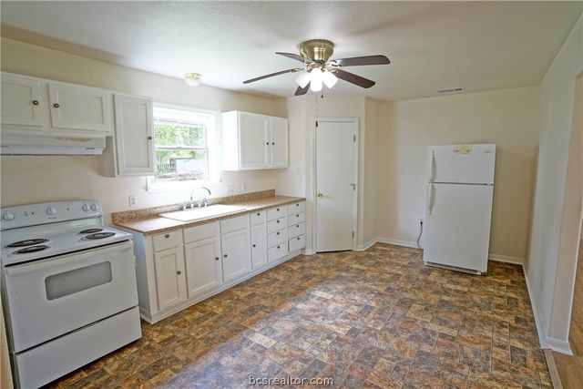 15989 State Highway 30, Richards, TX 77873