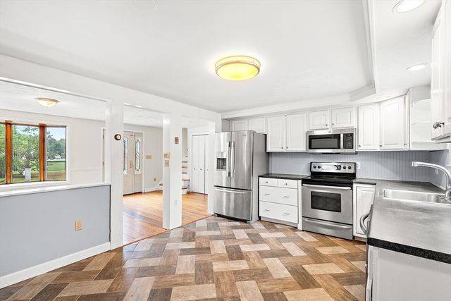 6 Hovey Ave, Natick, MA 01760