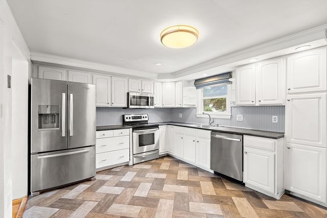 6 Hovey Ave, Natick, MA 01760