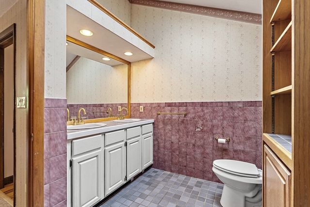 6 Hovey Ave, Natick, MA 01760