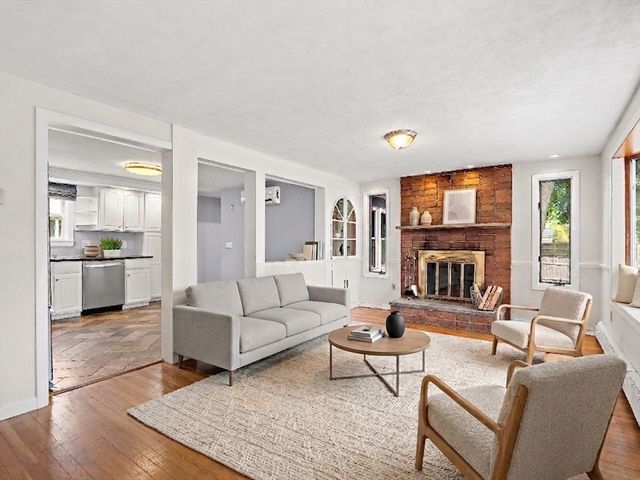 6 Hovey Ave, Natick, MA 01760