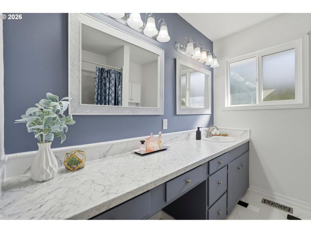 1520 Se 210TH Ave, Gresham, OR 97030