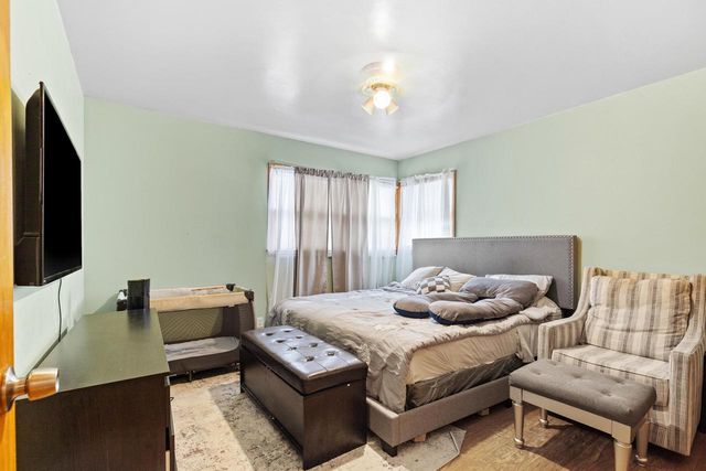 1608 W Whitaker AVENUE, Milwaukee, WI 53221