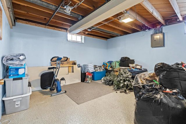 1608 W Whitaker AVENUE, Milwaukee, WI 53221