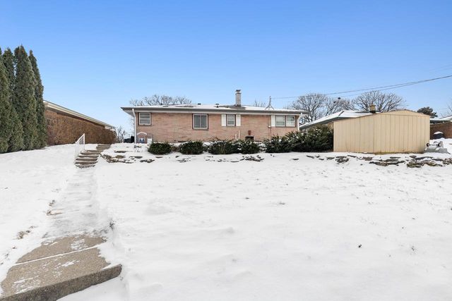 1608 W Whitaker AVENUE, Milwaukee, WI 53221