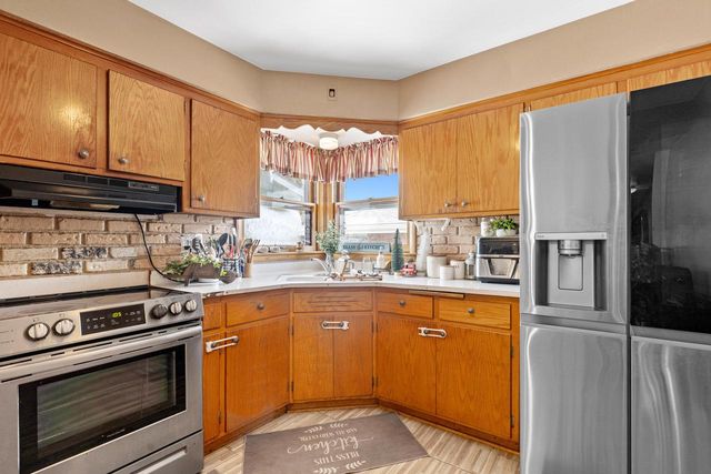 1608 W Whitaker AVENUE, Milwaukee, WI 53221