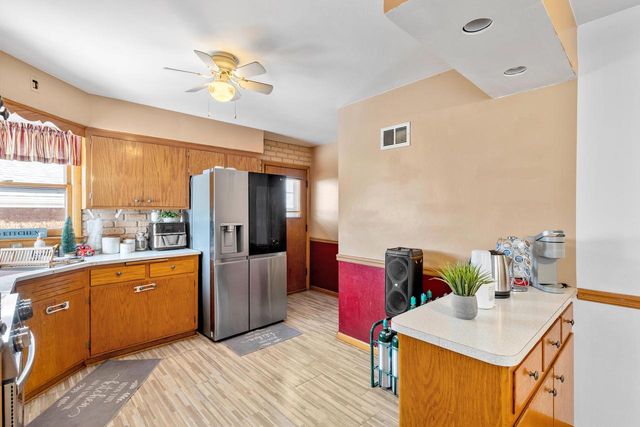 1608 W Whitaker AVENUE, Milwaukee, WI 53221