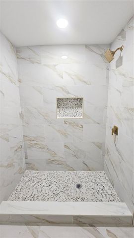 8419 N OLA AVENUE, Tampa, FL 33604