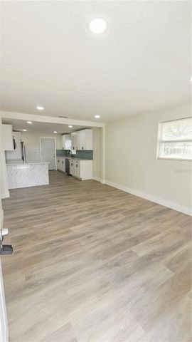 8419 N OLA AVENUE, Tampa, FL 33604